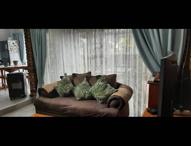 3 BEDROOM TOWNHOUSE FOR SALE IN GLEN MARAIS